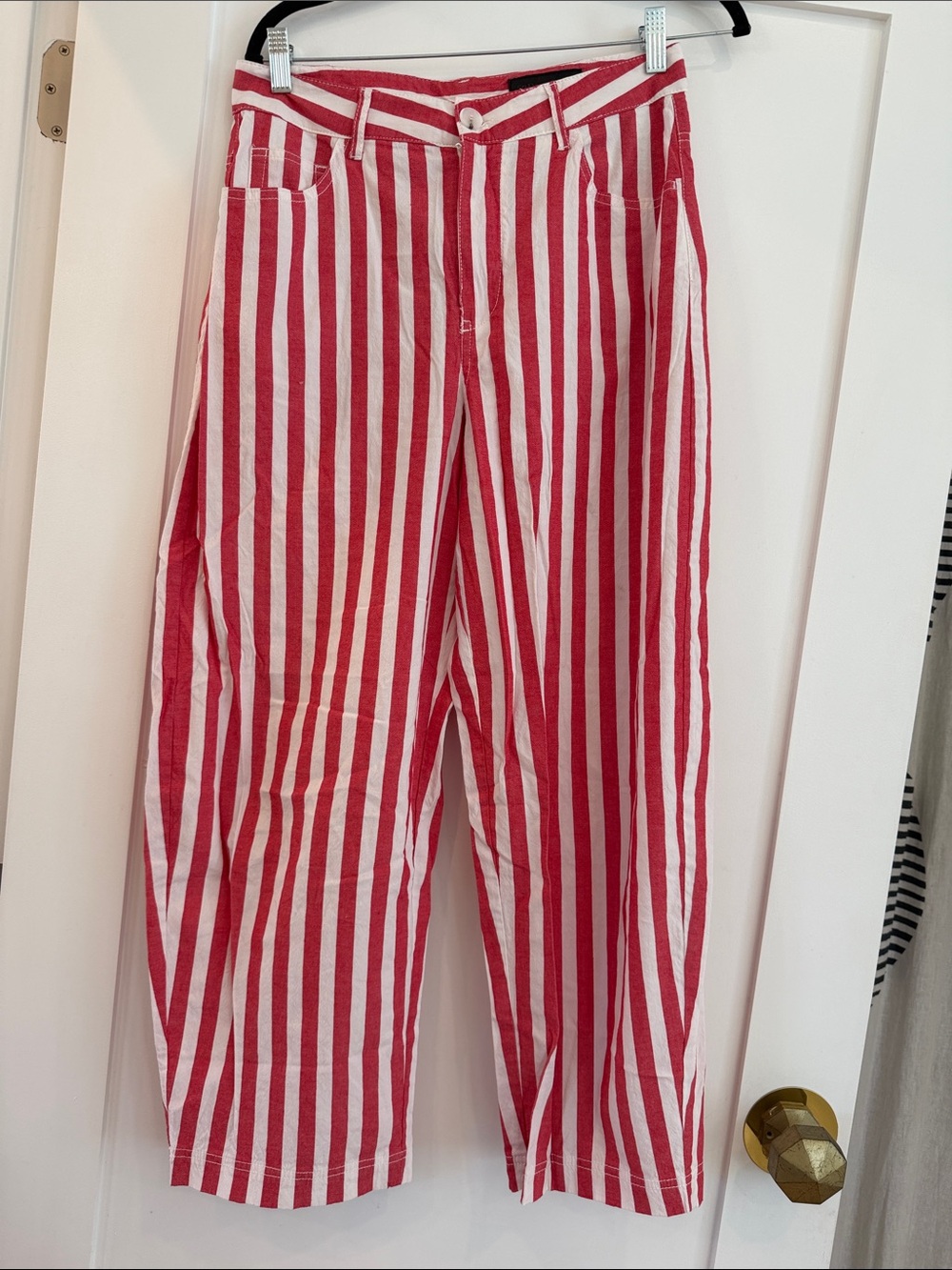 Zara Red and White Striped Barrel Leg Pants - Medium